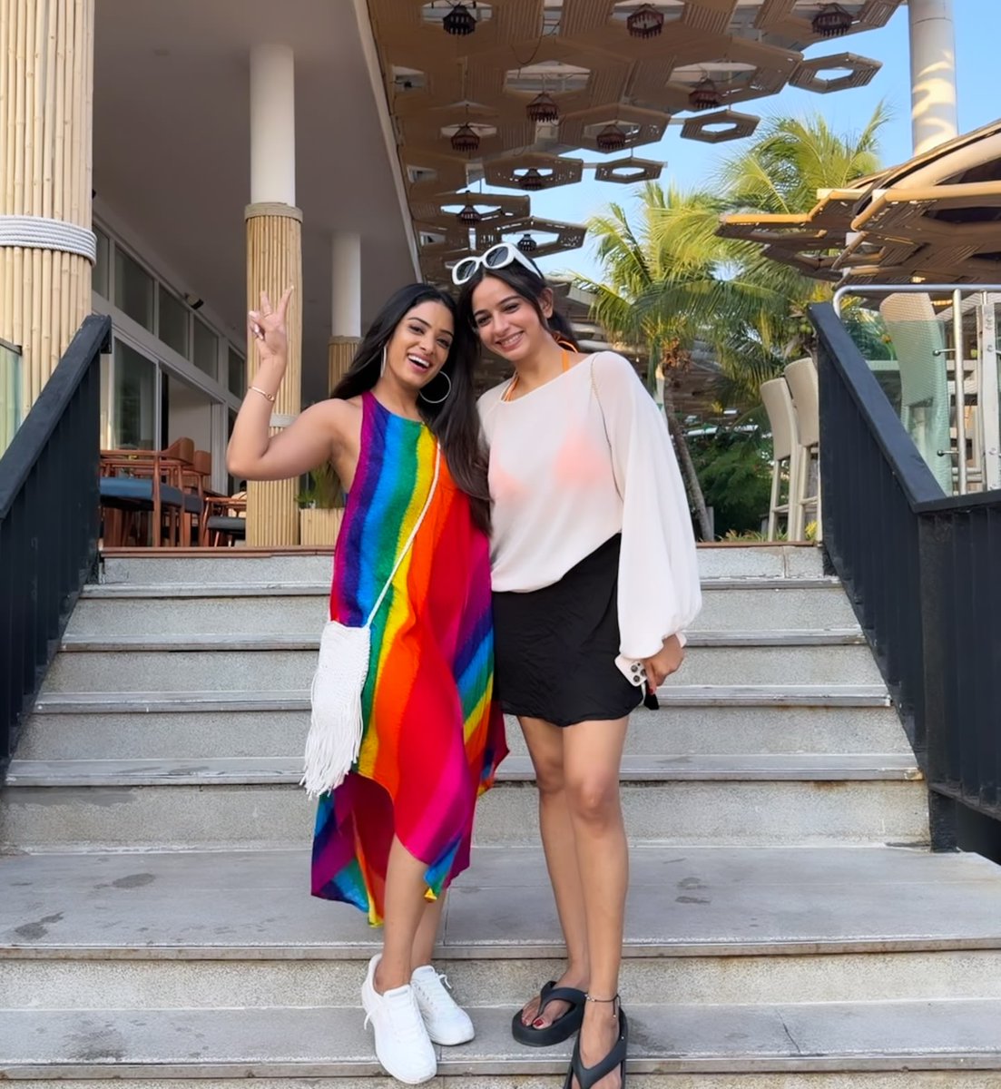 Weekendvibes_'s tweet image. Divya Ganesan and Diya Menon 🏝️🇹🇭

#Divya #DivyaGanesan
#DiyaMenon
