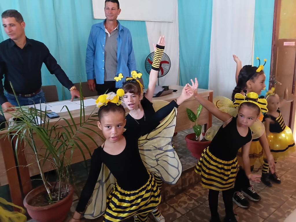 JorgeLu71436757's tweet image. Como parte de las iniciativas de la #Educación para festejar el #1Mayo se realizan convocatorias para participar en los diferentes organismos #LaPatriaSeDefiende @LorenzoOsbel @nilser_pineda @naimatrujillob @yosmel_duany @EsneyderSi48208