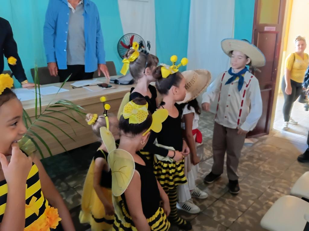 JorgeLu71436757's tweet image. Como parte de las iniciativas de la #Educación para festejar el #1Mayo se realizan convocatorias para participar en los diferentes organismos #LaPatriaSeDefiende @LorenzoOsbel @nilser_pineda @naimatrujillob @yosmel_duany @EsneyderSi48208