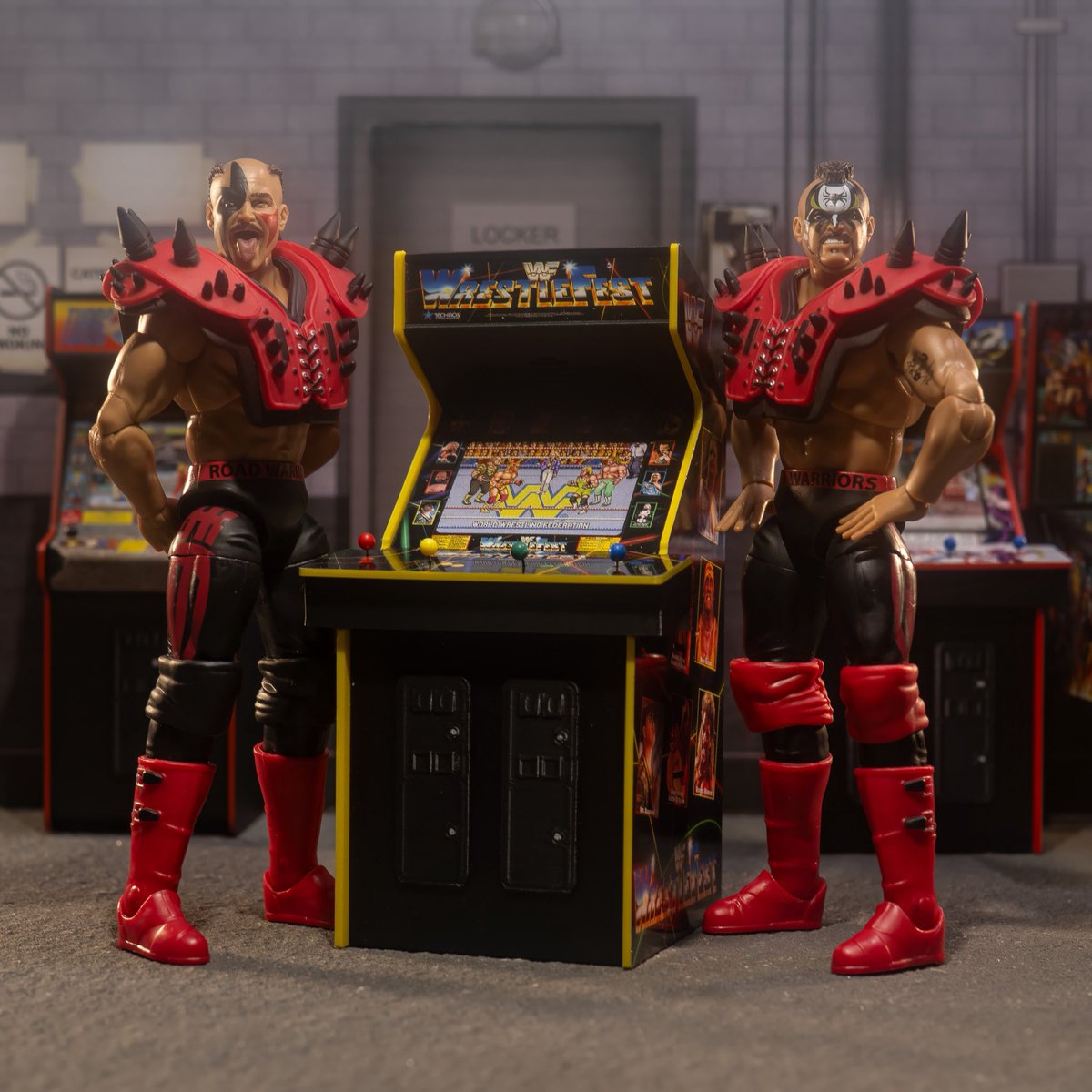 KingdomFigure's tweet image. Back when men were men! 💪🏽 

#WWE #Legionofdoom #toys