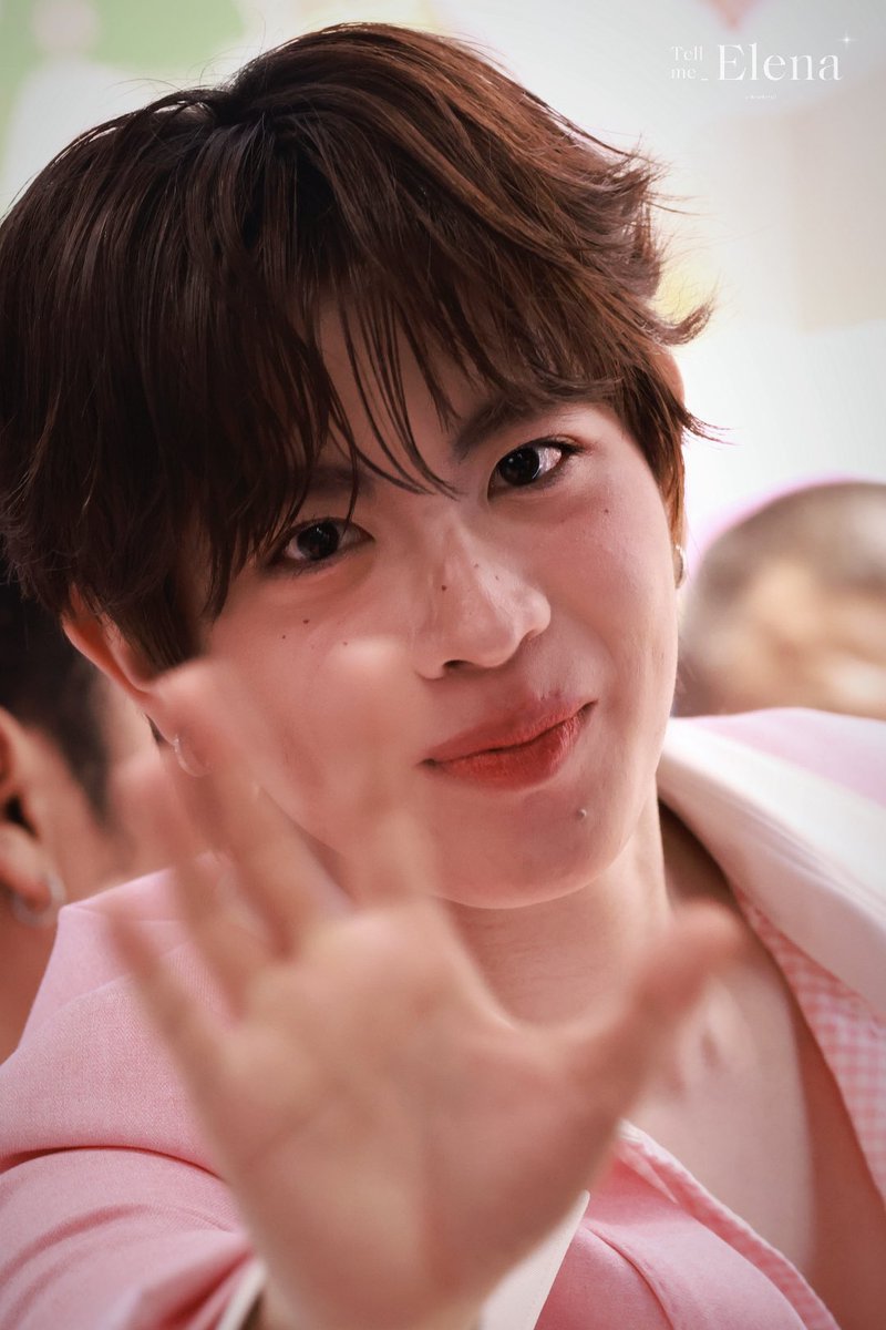 Tell me_Elena tweet media