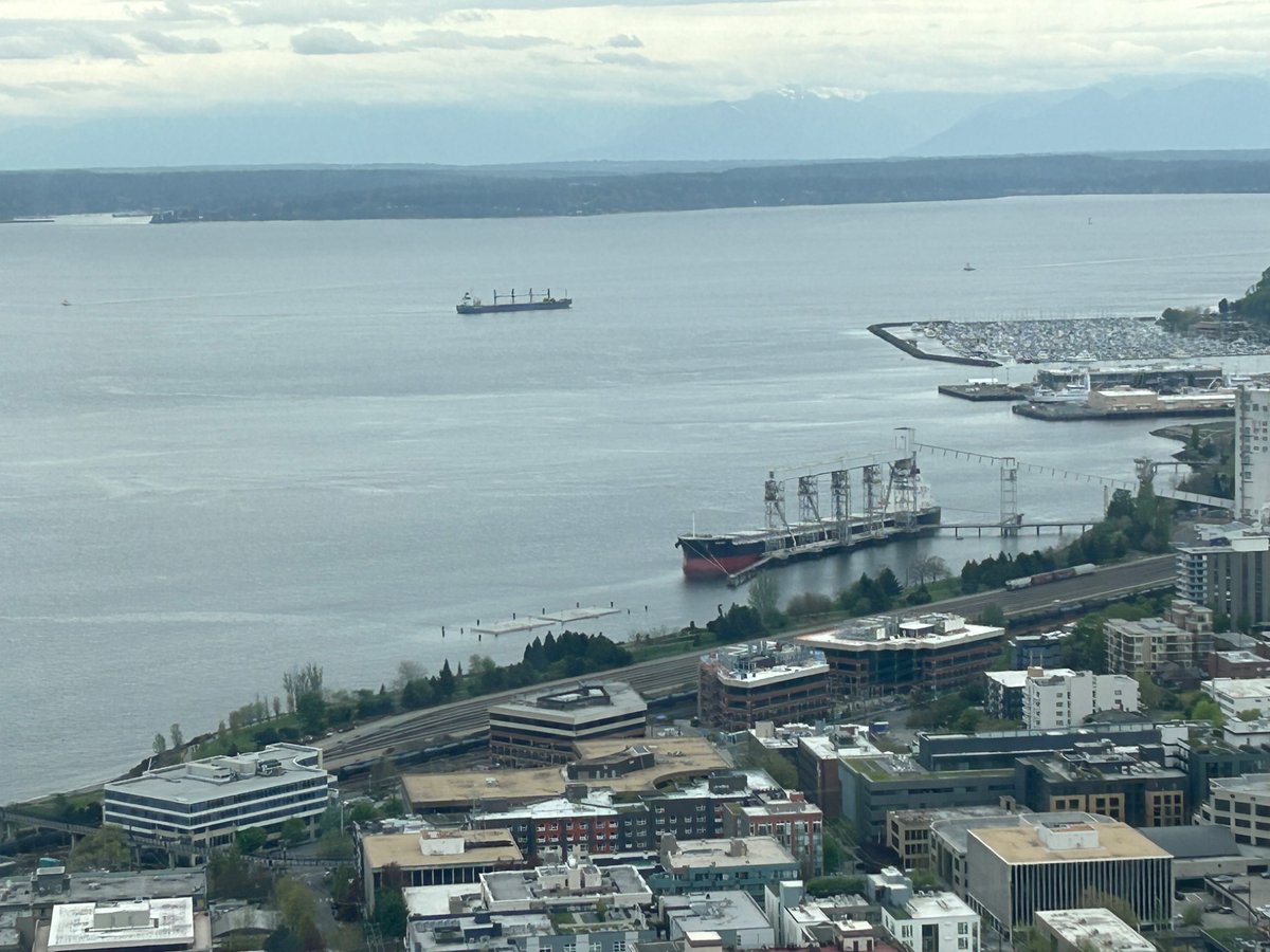 MarkWerling5's tweet image. Today in 1962, the opening of the Seattle World’s Fair.

It featured the Space Needle and a monorail.  Elvis made a movie on location.

View of Puget Sound.  #Expo #Fair