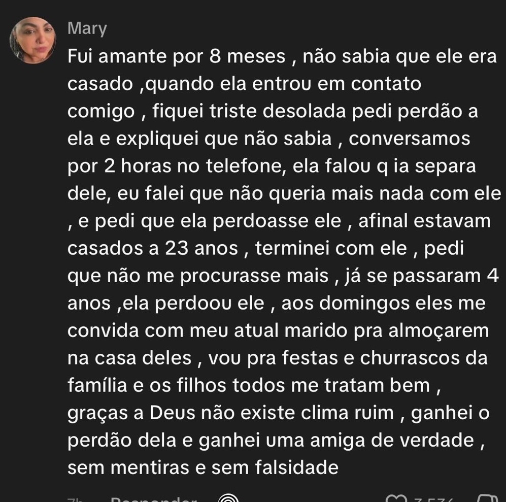 Não sei o que é pior: a história ou o tanto de vírgula com espaço