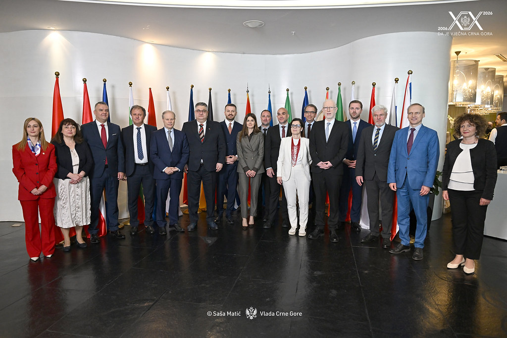 mju_RS's tweet photo. [MINISTRSKI VRH] Budva gosti Berlinski proces. 

V imenu Slovenije na srečanju sodeluje Peter Pogačar: »Izkušnje Slovenije krepijo sodelovanje z regijo.« 🤝

Več 👉https://t.co/DkWSfDpjMA https://t.co/Cr9yVlIBrD