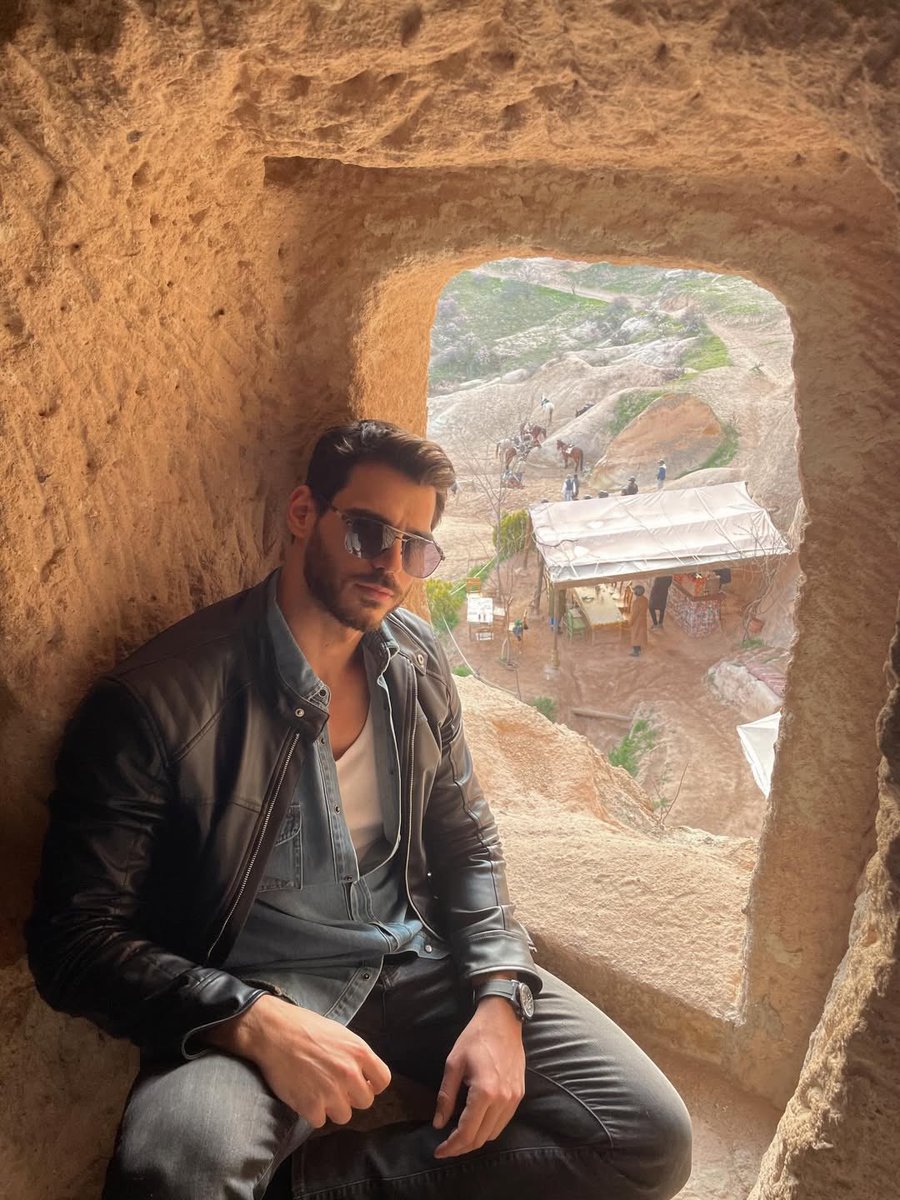 mariolcyrus's tweet image. Hasan Denizyaran #blackleatherjacket #leatherjacket #jacket #blackjacket #fetish #leatherjacketfetish #leather #leathermen #leatherman #instagram #men #clothes #menclothes