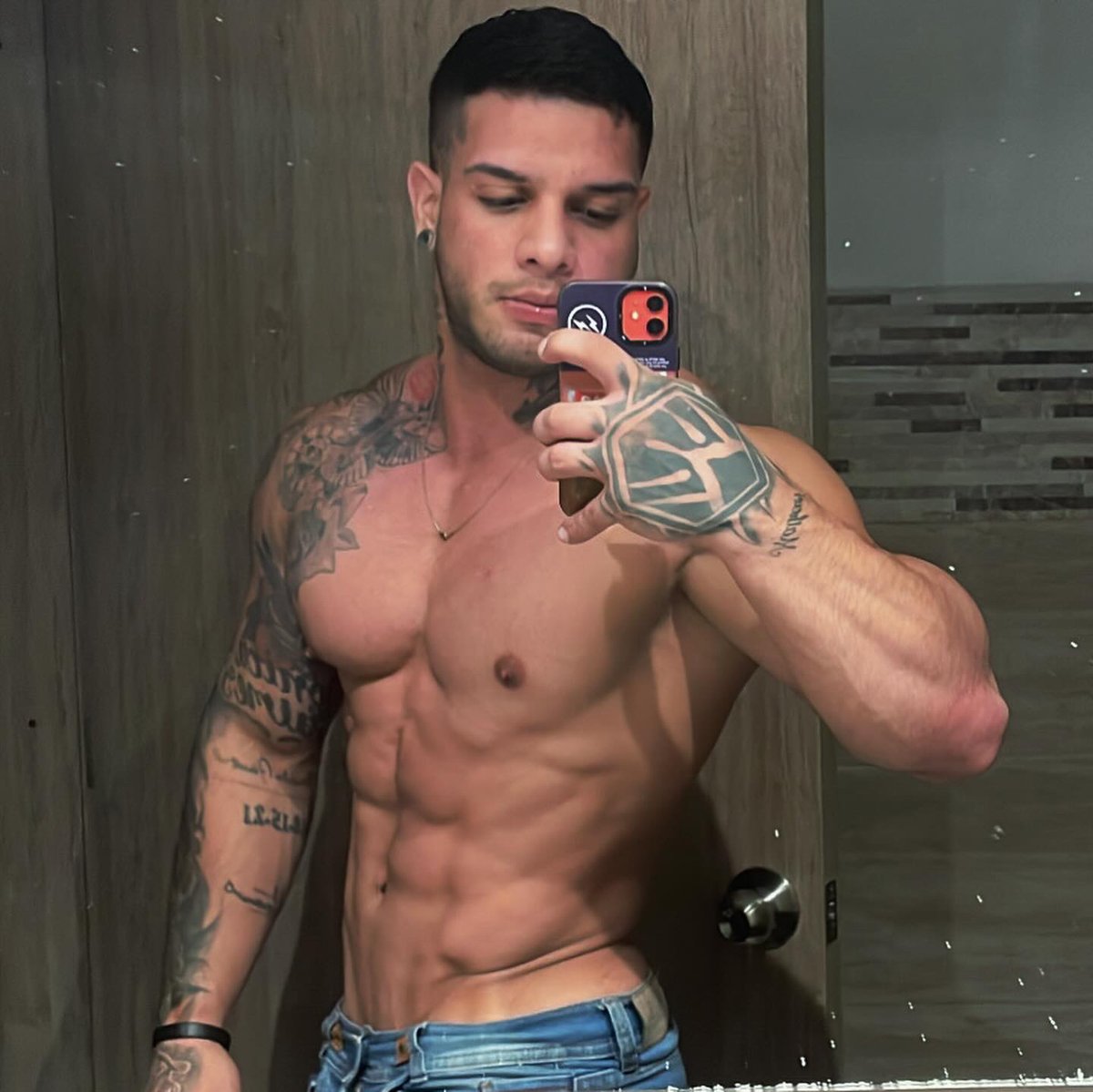 MarckMathews's tweet photo. Hey hey heeey, who's ready to join me online @Stripchat? 👉 https://t.co/2Jvp9bM8fP #stripchat #stripchatlive https://t.co/CRYeLznTaj