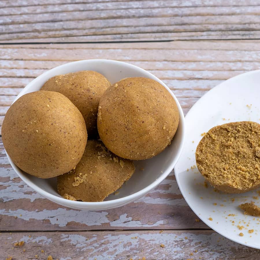 cometonigeria's tweet image. This one is for real snack lovers 😍🇳🇬

Are you team Kokoro 🥨 (The ultimate crunchy corn snack of the West) or team Donkwa 🌶️ (The sweet &amp;amp; spicy peanut treat of the North)?

Which crunch commands your day: The snap of Kokoro 🥨 or the spice of Donkwa 🌶️?

#ComeToNigeria #Snacks