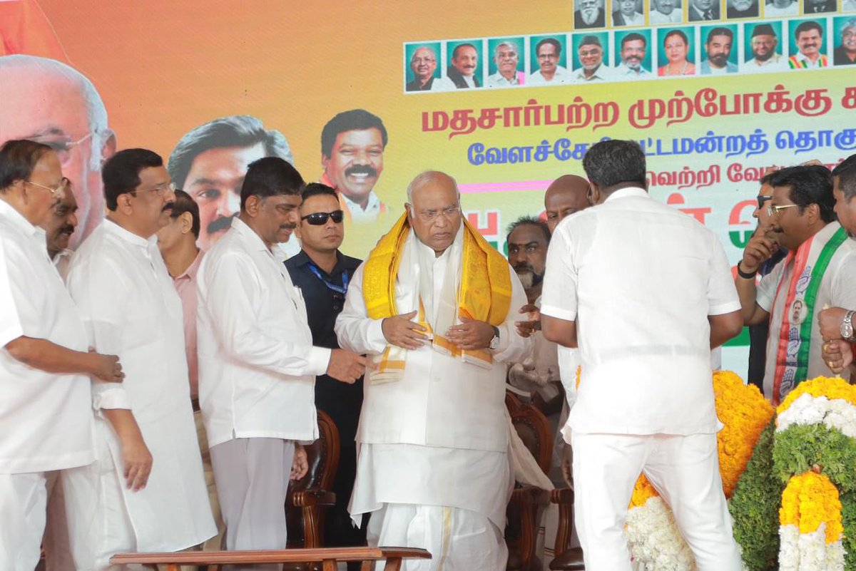 NasirHussainINC's tweet image. 21 April 2026 | 📍Velachery, Tamil Nadu

Alongside Congress President Shri Mallikarjun @kharge Ji and senior Congress leaders at the election campaign in Velachery, Tamil Nadu.

#Velachery #TamilNadu #ElectionCampaign #Congress #Democracy