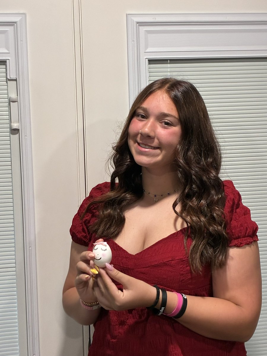 AnniBryant2029's tweet image. This week in medical terminology we are caring for egg babies.🥚Meet Blakleigh! If you see me carrying an egg in a little carrier like it’s an actual child…. Just mind your business. 😂 🤭 #studentlife #healthcarestudent