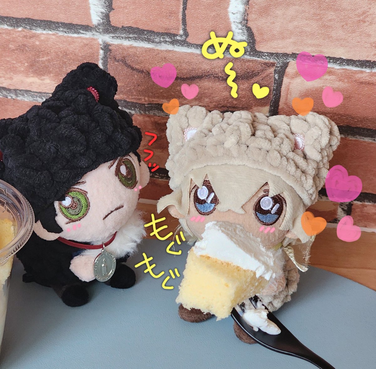 amiji_3's tweet photo. もぐもぐ
あむ｢あまあまくりーむとふぁふぁすぽんじめっちゃうまぬ〜〜〜❣️｣
あかぬーさんにはちょっと甘さ控えめになるようにクリームなしがいいかな？
あか｢ホ〜ままさんはおれのこのみをしっているな✨｣
もぐもぐ
ねこぬーちゃんたちとののんびりおやつタイムは幸せいっぱいの時間でした😆🍀 https://t.co/zmqUv7vHYN