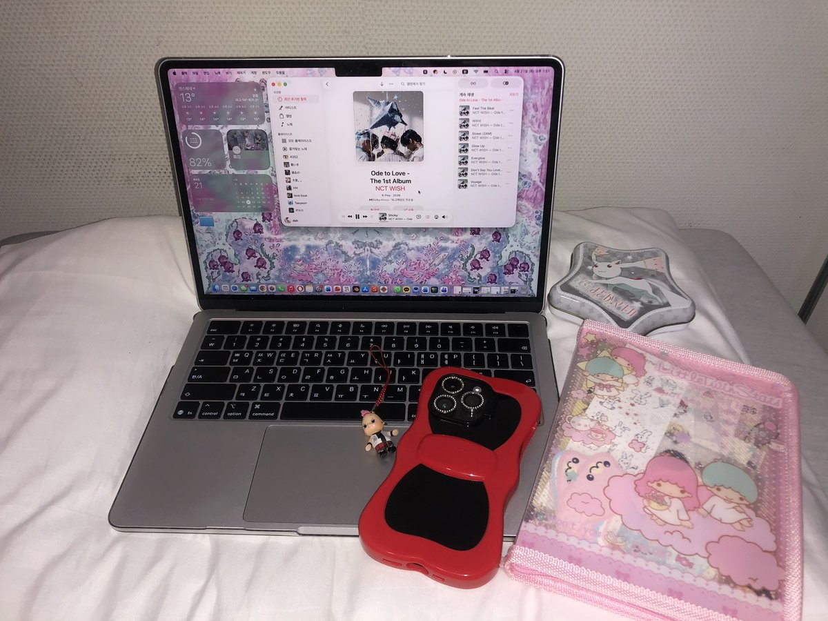 fiabawhip's tweet image. #gift #GRAGG
 키티 리본 같아서 ㅈㅉ 존귀인 케이스 보실분...🫦