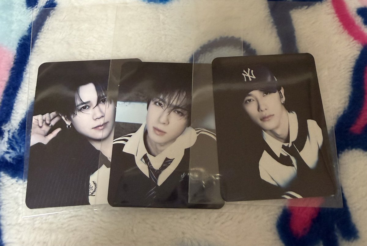 よるみ tweet media