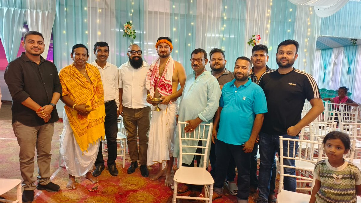 mriganka_dr's tweet image. Marriages gives us a platform to interact with our karyakartas and colleagues ..
#Congratulations to our brother,  General Secretary @BJYM  #Madhupur Mandal @DebashishSarma ..