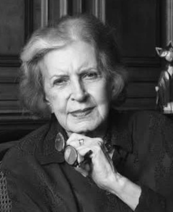 “Enriqueço na solidão. Ouço duzentas e noventa e nove vezes o mesmo disco, lembro poesias, sonho, invento e quando vejo a alegria está instalada em mim”.

Lygia Fagundes Telles, escritora e jornalista.