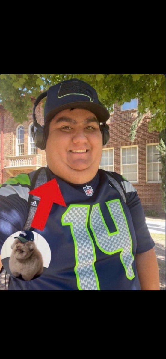 BuiltLikeGru49 tweet media