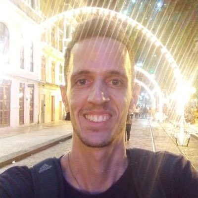 thefateofjoao's tweet photo. vocês acham que eu (esquerda) teria chances com ela(direita) ? https://t.co/7dRcc8rYOB