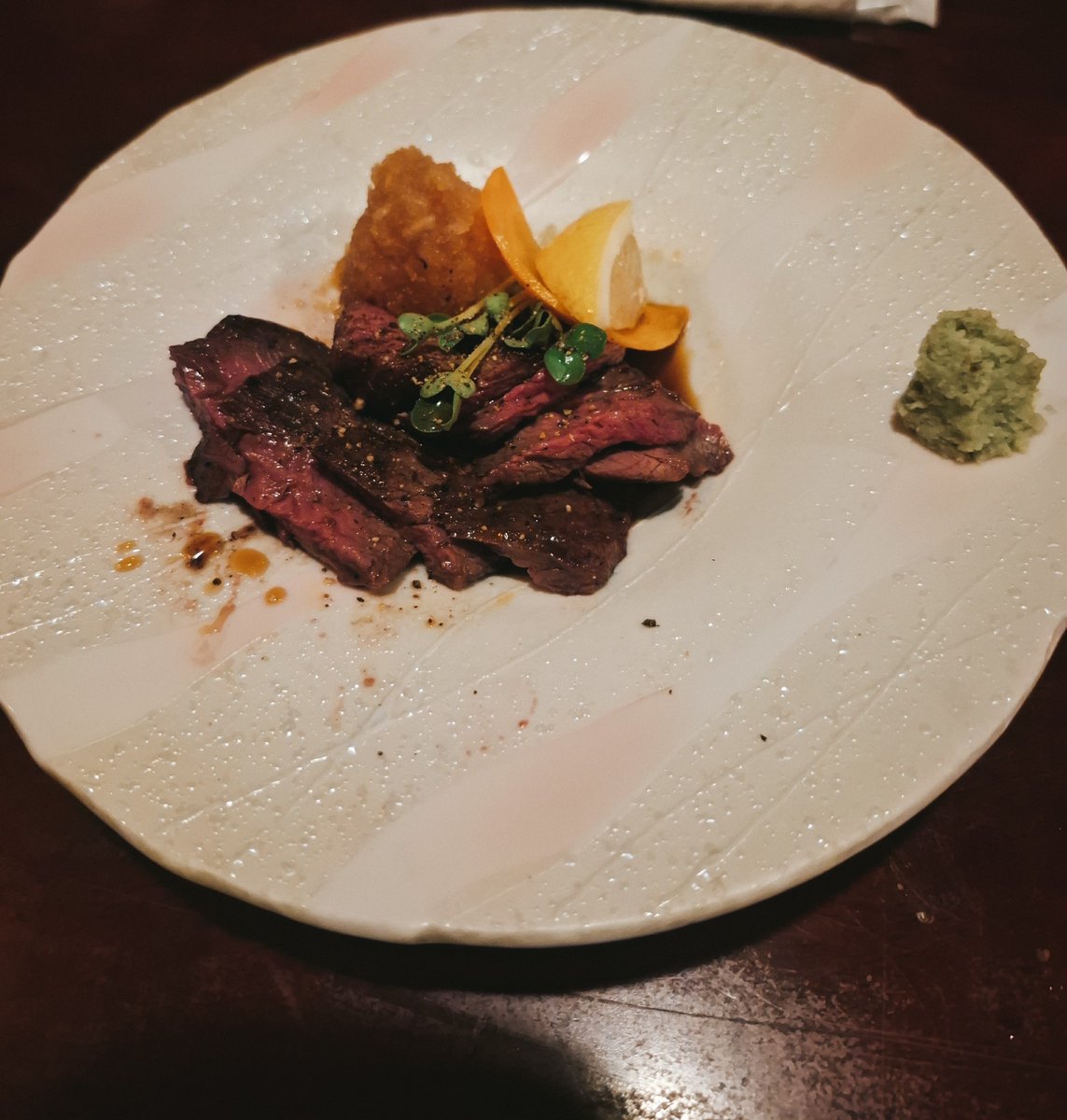 今日は送別会(*ᵕ ᵕ)"

幹事で会費集めて大金もっとるけん飲んでない←
今飲んどるのはいちごミルクww

厚揚げにしらすと大根おろしのっとるのおいしかったあ♡