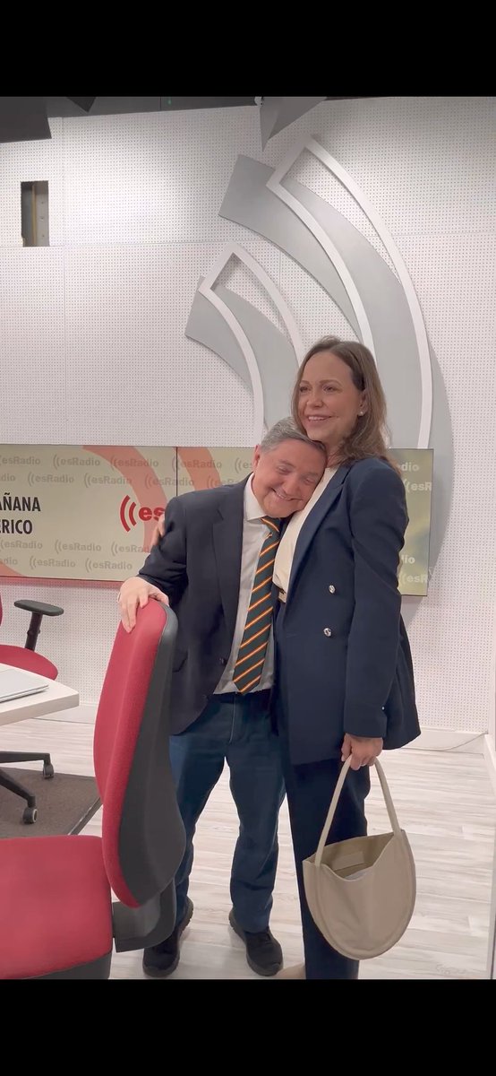 JuanitaBanana tweet media