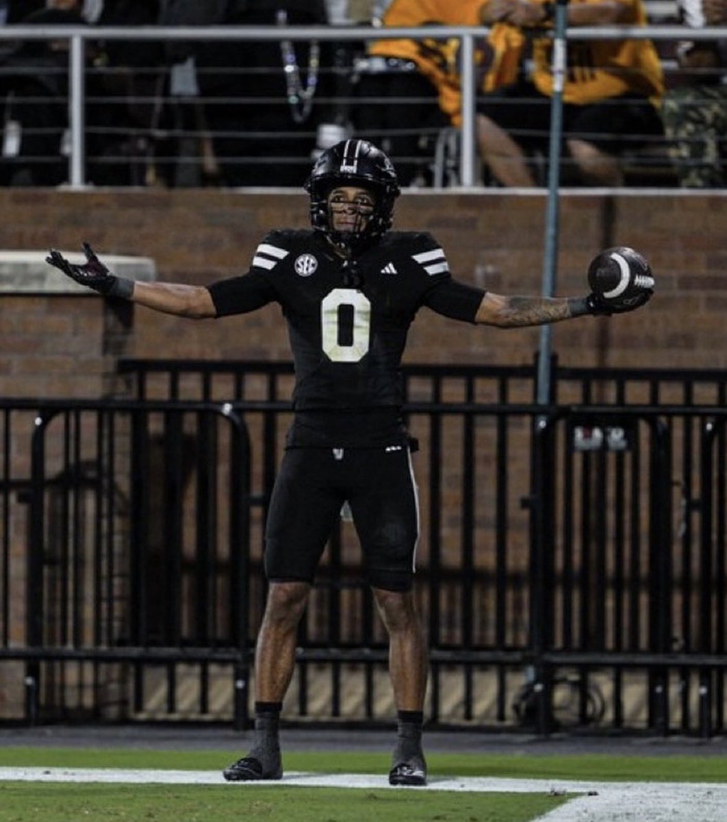 Miles Brown 4⭐️ tweet media