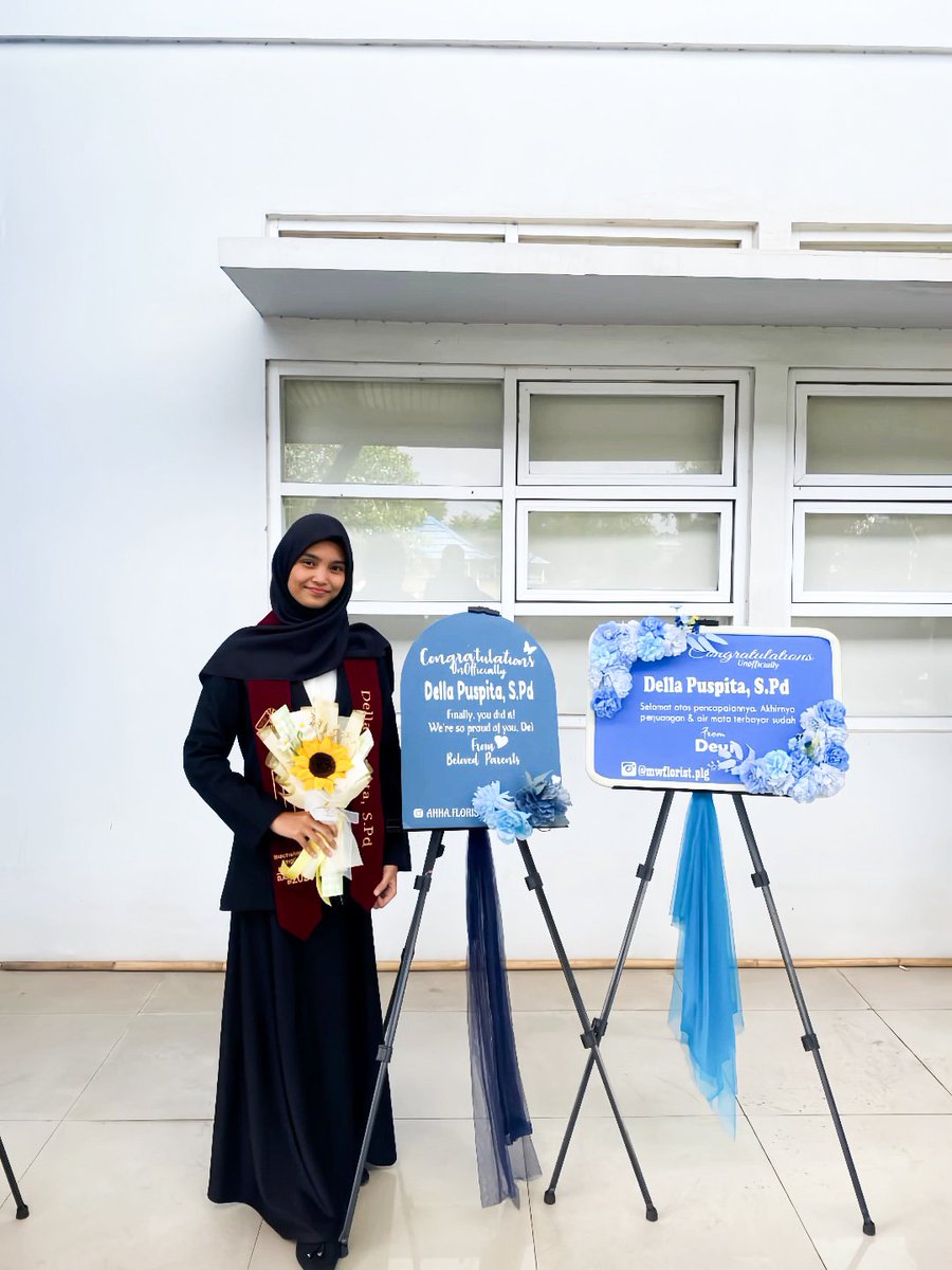 xyimoet's tweet photo. Sidang skripsi pada tgl 3-3-2026, adek sudah siap dilamar habis wisuda mas haha 😆💃

Telat post bgt dsini krn sibuk direal life xixi https://t.co/rOmFAtNNBR