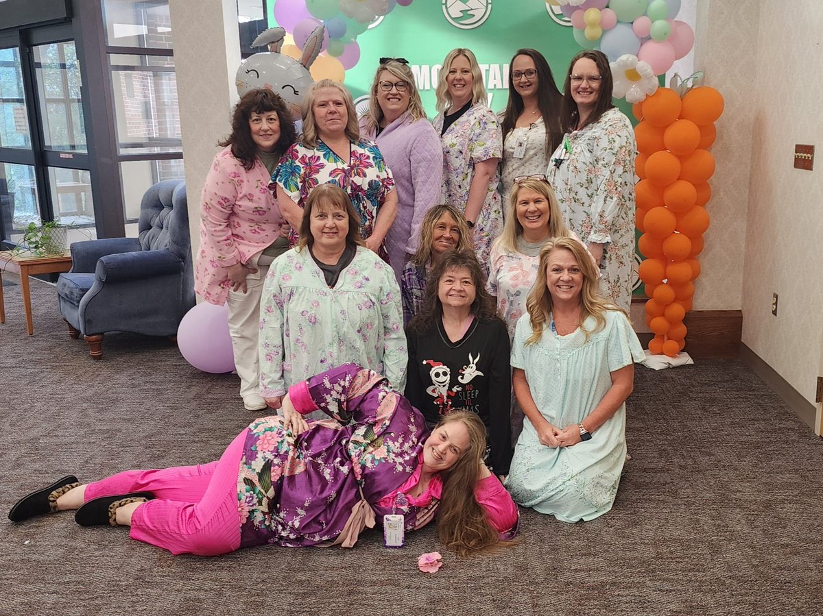 MountainCityRC's tweet image. Staff at @MountainCityRC had so much fun celebrating National Wear Your Pajamas To Work Day!

#MountainCityRehabCenter #NationalWearYourPajamasToWorkDay #Pajamas #Work #BestTeam