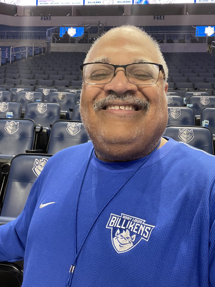 STLSportsHOF's tweet image. Happy birthday to the "Awesome One," Earl Austin Jr., who was enshrined in the #stlshof in 2018.

Earl has been a fixture in the St. Louis Sports media for over three decades and has been part of the #SLU broadcast team since 1990.

Read about Earl here:
stlshof.com//bio_landing/e…