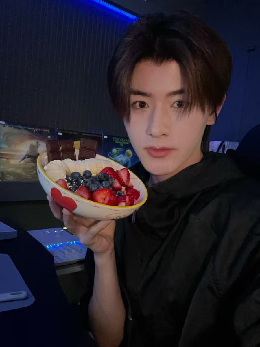 AM8IC_MEMBER tweet media