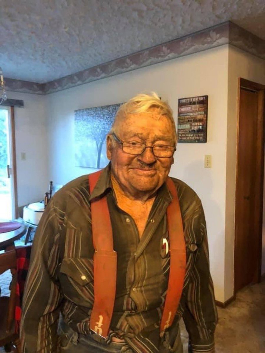 Fowlsupper2's tweet photo. This was a pinned tweet on my last
account, it’s important it’s my first one on my new one: 

The look you have when you’re done seeding for the 87th straight year. My grandpa is my idol. https://t.co/ElEsIbrYMl