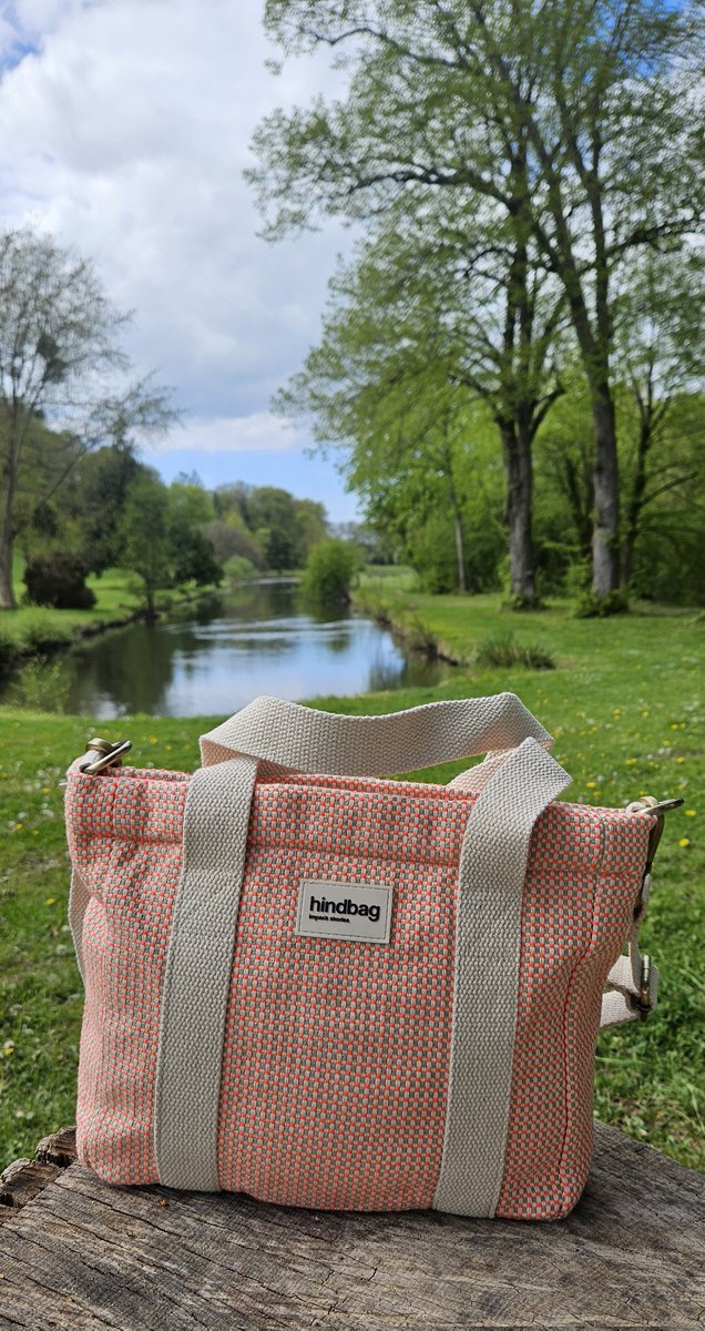 MaroquinerieSac's tweet image. Nouveau motif en toile tressée corail chez Hindbag ⚡️ pour un style bohème chic ☀️🌿
Louise Tressage Corail 49€ 

#Hindbag #coton #summer #style #Evasion #cadeau #Love #Maroquinerie #villedEu