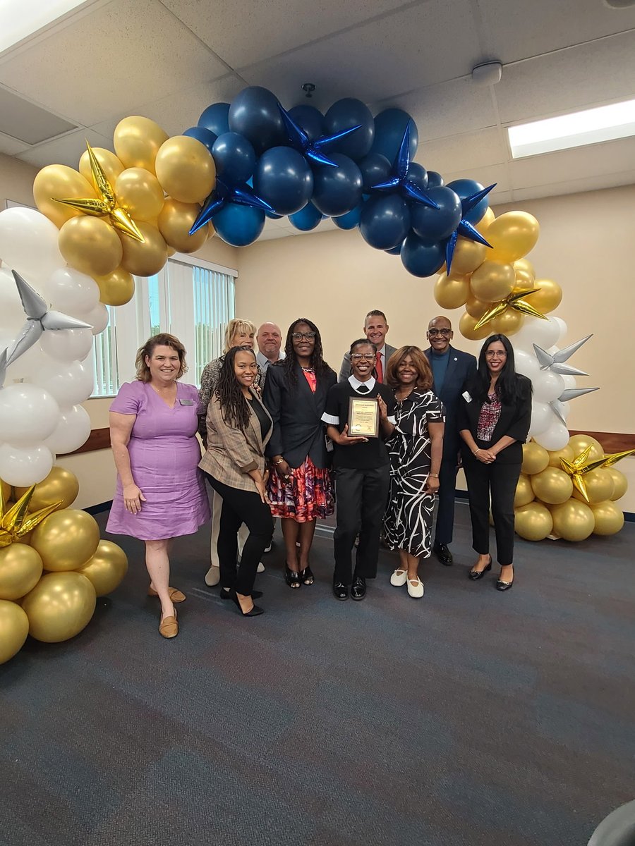 MiddletonSTEM's tweet image. Congratulations to Middleton’s TURNAROUND student Kourtney Anderson. #TigerProud🐯 @HillsboroughSch @SDHCMagnet