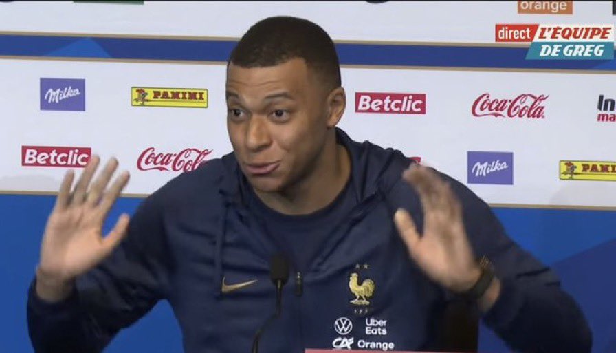 ʟᴀ ʙiᴄʜᴇ 🔌 tweet media