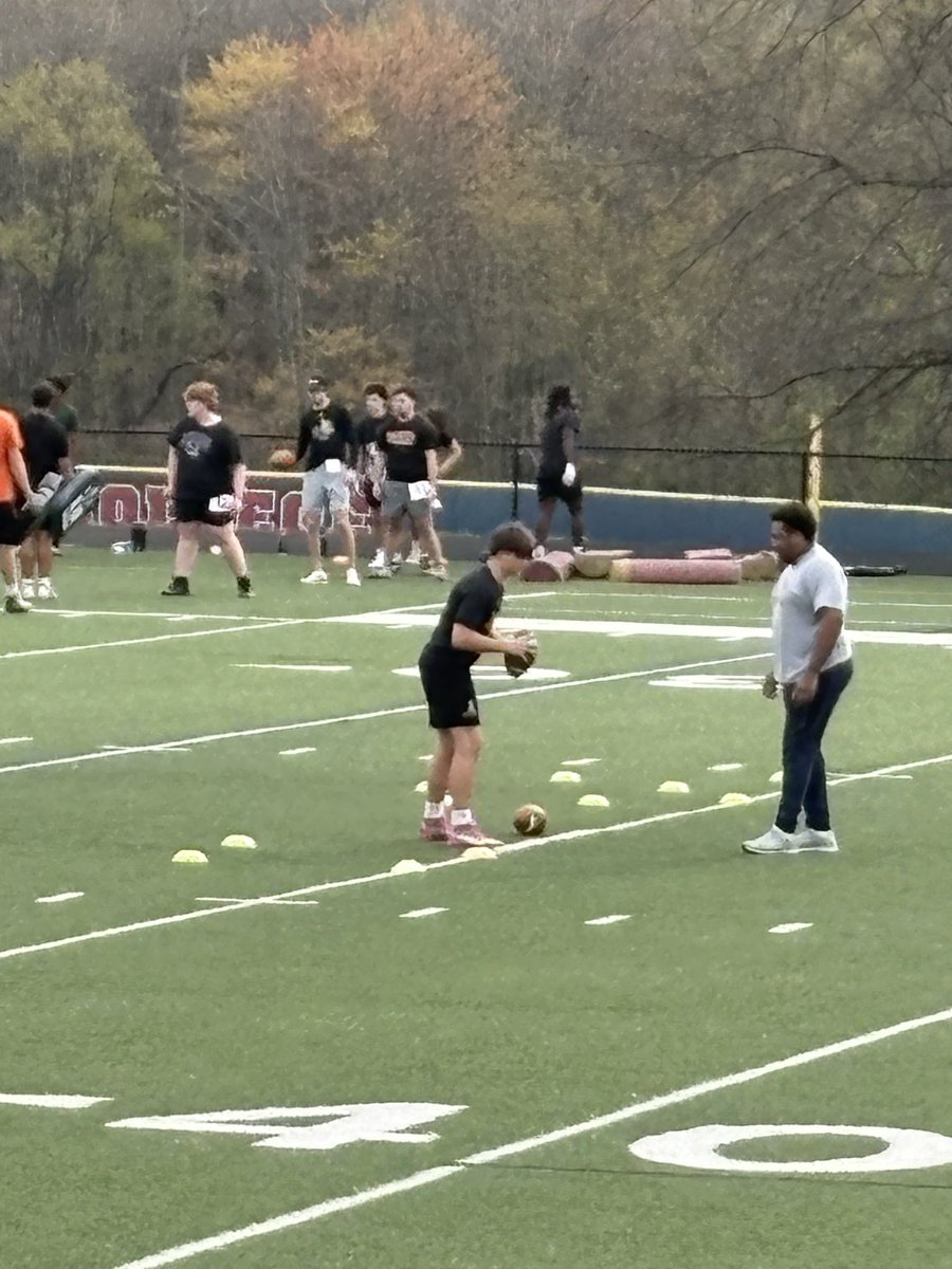 JJ_Murphy4's tweet photo. Had a good day at camp Saturday thank you to @coach_marella and @CoachDBruton for the advice and drills that I can take with me into my junior season. https://t.co/WV0ZGnIhhl