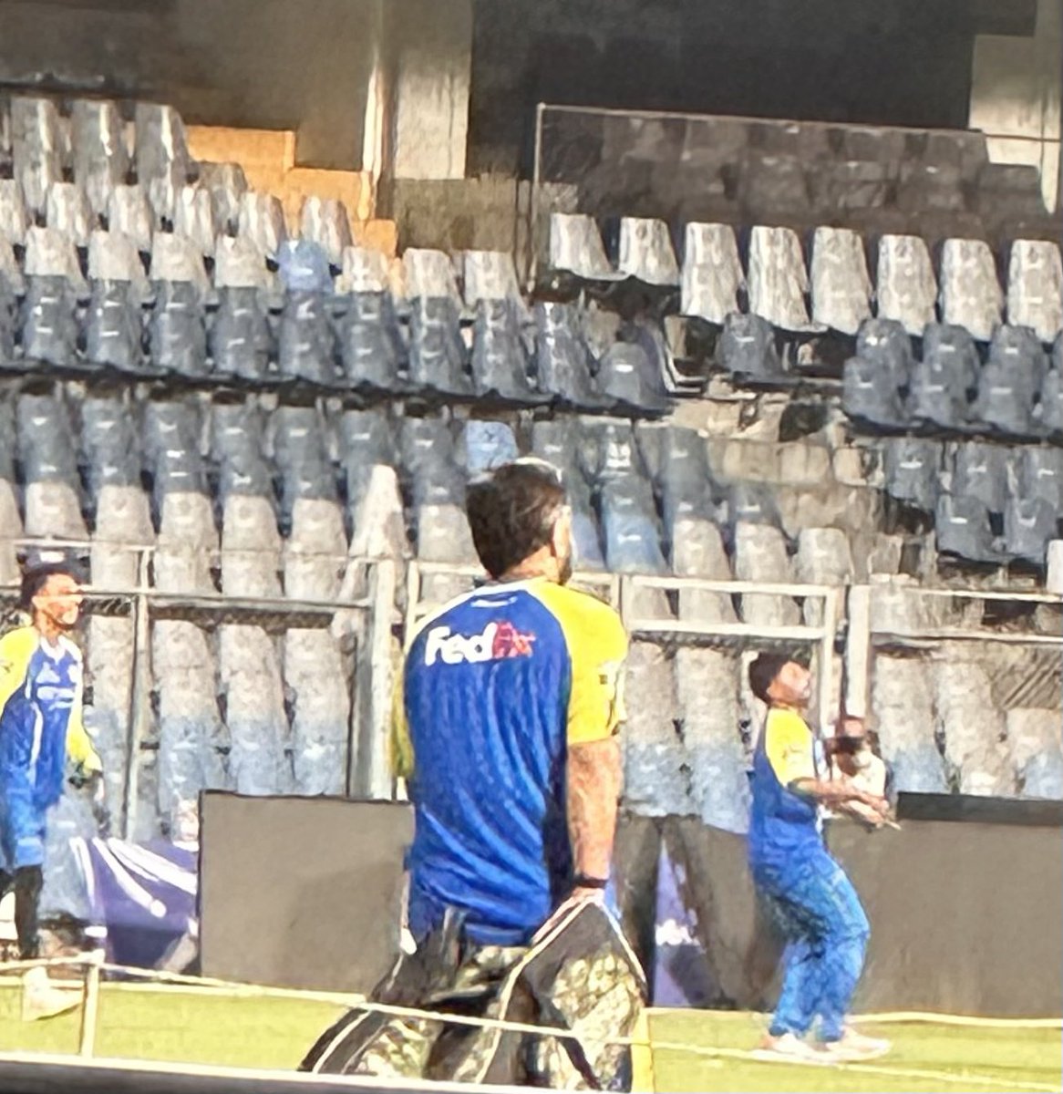 pdevendra's tweet image. #MSDhoni is going to bat at #WankhedeStadium. Hope he plays against #MI #IPL