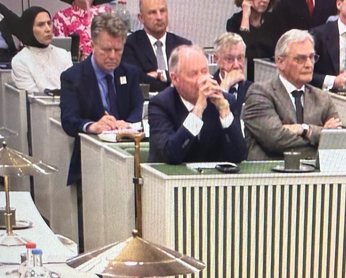 Er is nul politieke wil om de duizend jonge Afrikaanse en Midden-Oosterse mannen die wekelijks asiel aanvragen in Nederland te stoppen. D66 heeft de kiezer ongelooflijk bedrogen. Jetten wil helemaal geen grip op migratie, D66 stemde in de Eerste Kamer tegen strengere asielwetten,