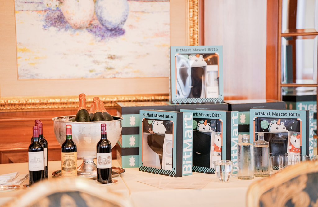 GabyAtBitMart's tweet image. BitMart 在香港办了一场很有质感的 VIP 晚宴 🍽️✨

没有喧闹，只有高质量的交流 🤝
美食、氛围、还有一群真正懂行业的人
有时候，真正有价值的连接，就发生在这样的夜晚 🚀

#BitMart #CryptoLife #HongKong #Web3