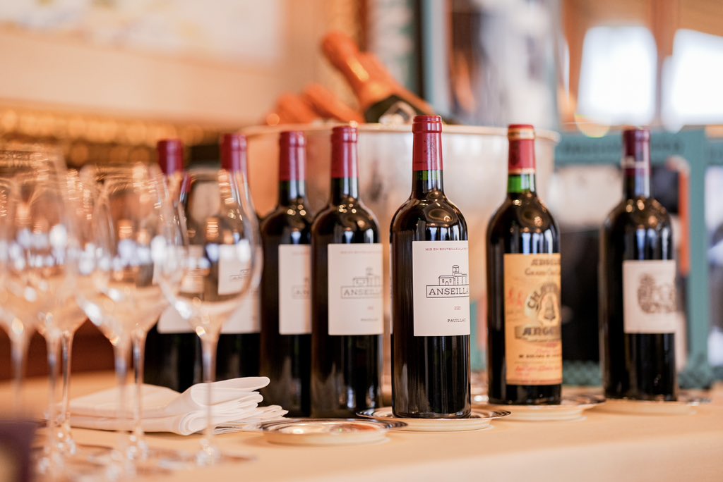 GabyAtBitMart's tweet image. BitMart 在香港办了一场很有质感的 VIP 晚宴 🍽️✨

没有喧闹，只有高质量的交流 🤝
美食、氛围、还有一群真正懂行业的人
有时候，真正有价值的连接，就发生在这样的夜晚 🚀

#BitMart #CryptoLife #HongKong #Web3