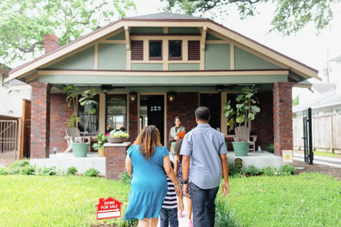 With mortgage rates recently sliding to a five-week low of 6.36%, there’s a timely opportunity for potential homebuyers and those considering refinancing to reassess their housing options. tinybfs.com/t/ReCj8s