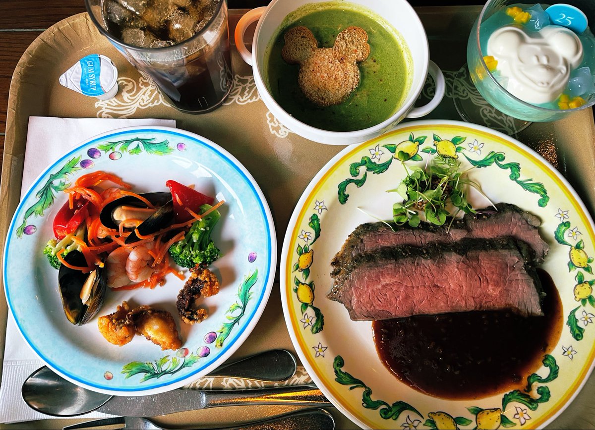 LAiT_TUKN's tweet image. 17時インパだったけど本当に良かった✨️
やっぱりここに帰ってくると色々辛いこと忘れられる。
スパークリング･ジュビリーの装飾が綺麗でした(*^^*)
ソアリン楽しかったなぁ♪*⋆✈
今度はいつ行こうかな。

#Disney 
#ディズニーシー