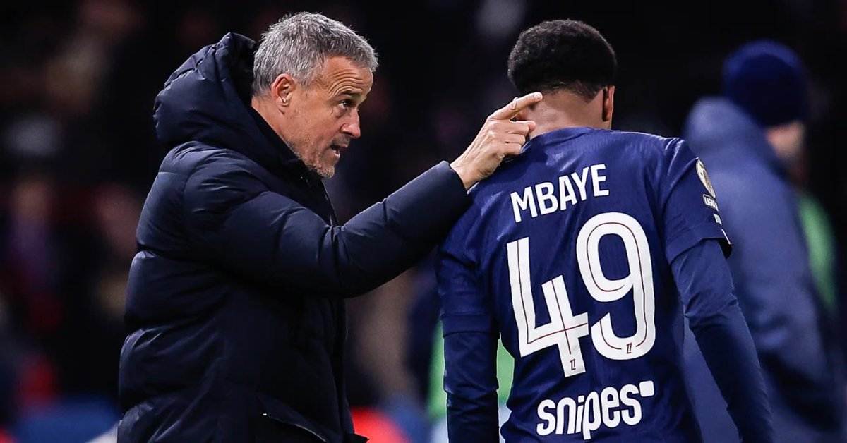 AchilleA1's tweet image. Concernant Ibrahim Mbaye 🇸🇳 

Le retour de la #CAN a été particulier, un nouveau statut, plusieurs sollicitations commerciales… Luis Enrique 🇪🇸 est très exigeant envers le joueur compte tenu des qualités démontrées jusqu’à présent. 

Quant au joueur, il reste très concentré et