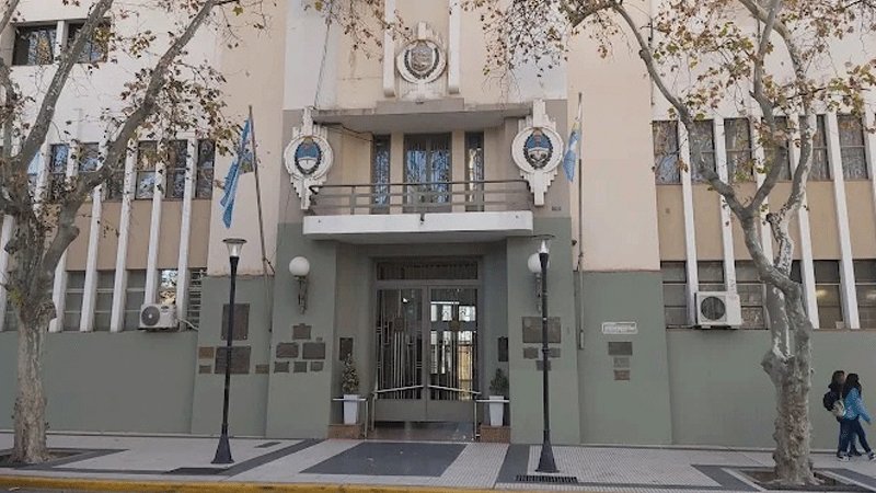 📌 Podría pasar que haya elecciones de concejales cada cuatro años dlvr.it/TS8LBF