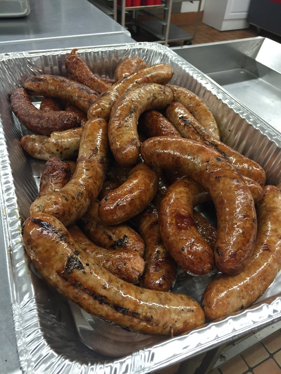 Prairie_smoke's tweet photo. Food Truck Day!
Location: District Brewing
📆April 21st
⏰ 10am to 2pm
📍1555 8th Ave.
Vacuum-sealed take-home meat is available
Regular menu:
Beef Brisket
Pulled Pork
Cup O' Que
Texas Big Beef Sausage
Apple Cider Slaw
BBQ Pit Beans
Maple Bacon Cornbread
Tumbleweed Pickles https://t.co/x5zRj2wPva
