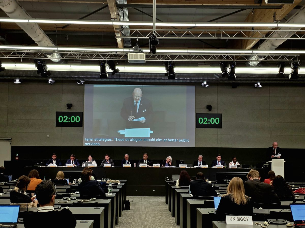 Najważniejsi w procesach cyfryzacyjnych są ludzie i ich zaufanie‼️
Przy okazji #CSTD wymieniłem poglądy z wiceszefem <a href="/UN/">United Nations</a> #AmandeepSinghGill

Dziękuję <a href="/PLMissionGeneva/">PL in UN Geneva</a> za wspaniałą opiekę i wsparcie podczas całej wizyty 💛
<a href="/CYFRA_GOV_PL/">Ministerstwo Cyfryzacji</a>