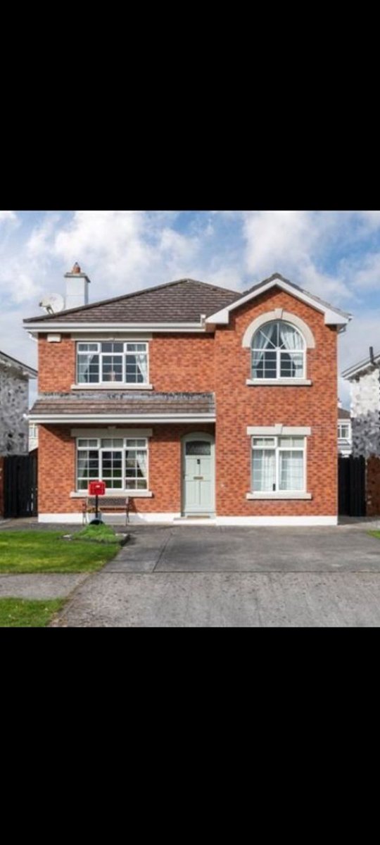 RealIrishCONS's tweet image. Below left is a similar house to what the Irish government gave to Ashling Murphy's murderer Josef Puska. A foreign gypsy who never worked a day in his life. 
Below right is what your Irish children can aspire to own if they work hard in Fine Gael's and Fianna Fáil's Ireland