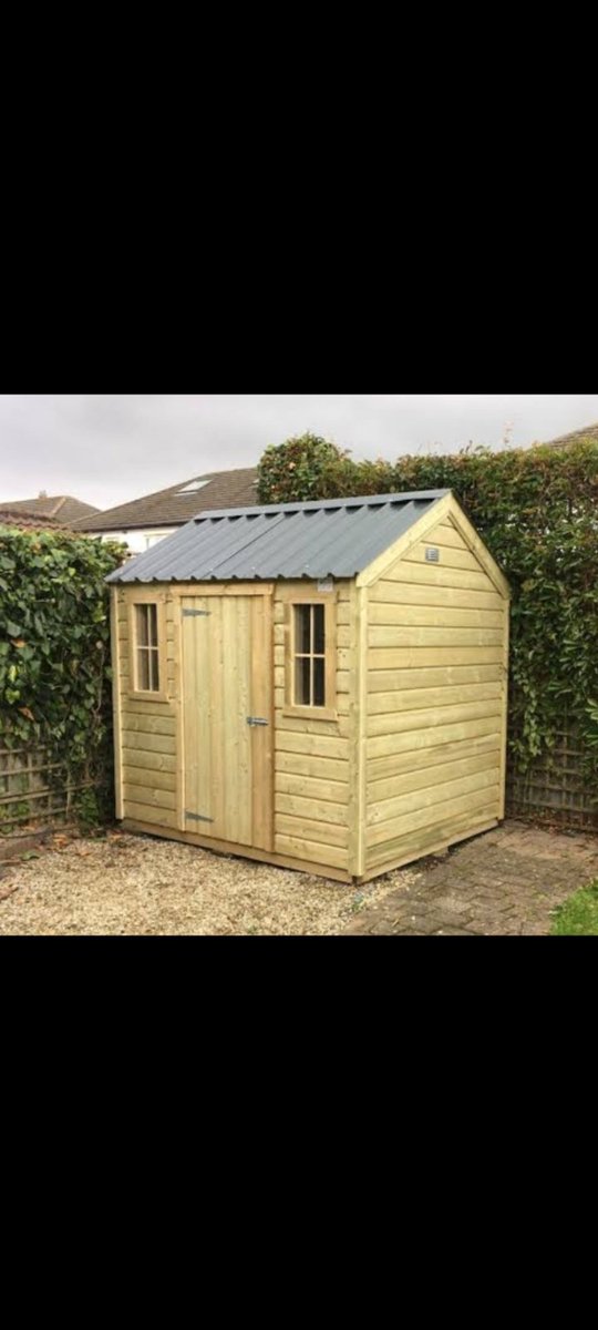 RealIrishCONS's tweet image. Below left is a similar house to what the Irish government gave to Ashling Murphy's murderer Josef Puska. A foreign gypsy who never worked a day in his life. 
Below right is what your Irish children can aspire to own if they work hard in Fine Gael's and Fianna Fáil's Ireland