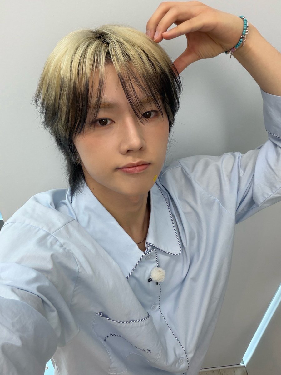 ︎ ︎ ❤︎ tweet media