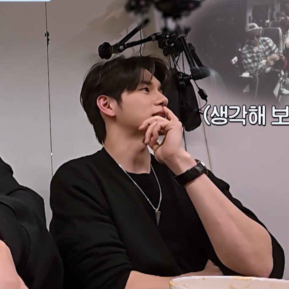 Prince__Ong's tweet photo. I can't with this style 😭😭😭 https://t.co/lwbrssCOfu
