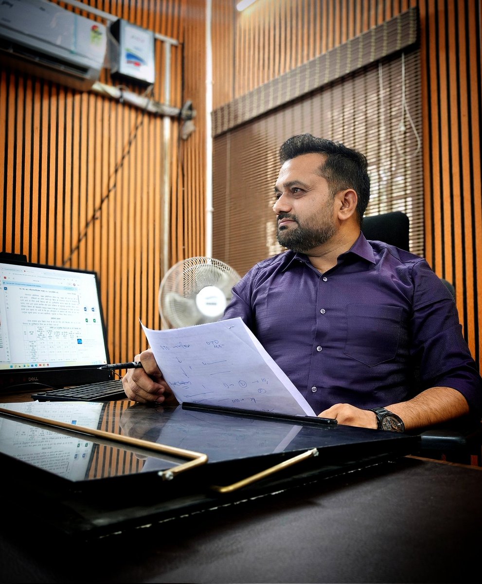 imNavKP's tweet photo. As a Civil Servant:-

Responsibility to maintain the prestige of the Government; upholding the norms of governance and winning the affection of the people in a silent, yet assertive manner!

Happy National Civil Service Day!

#NationalCivilServiceDay https://t.co/H15gPRf6hv