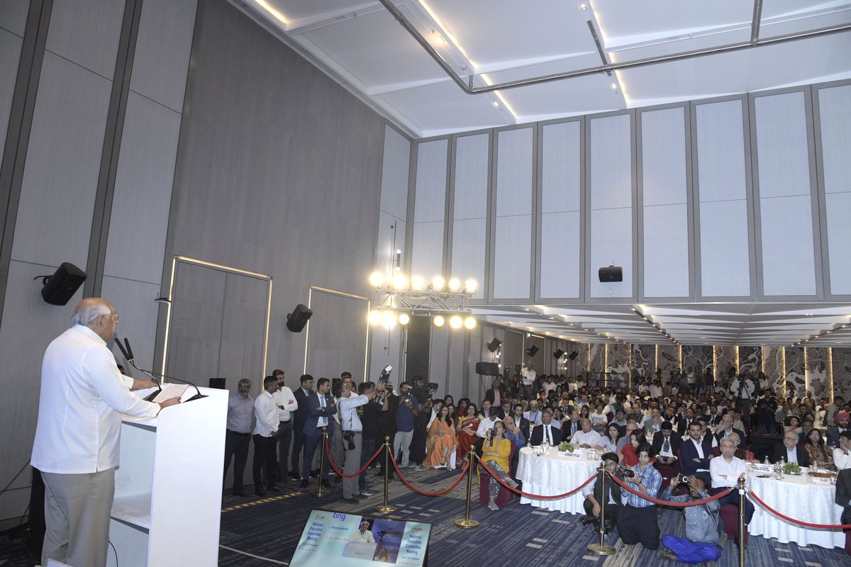 DDNewsGujarati's tweet photo. 🔸મુખ્યમંત્રી @Bhupendrapbjpહસ્તે ફિક્કીના 100 વર્ષની ઉજવણીનો અમદાવાદમાં પ્રારંભ 

🔸ફિક્કી નેશનલ એક્ઝીક્યુટીવ કમિટી મિટીંગમાં મુખ્યમંત્રીનું પ્રેરક સંબોધન 

 #FICCI #FICCIAt100 #Gujarat #Ahmedabad #CMBhupendraPatel #IndianIndustry https://t.co/kLtLrPz66I
