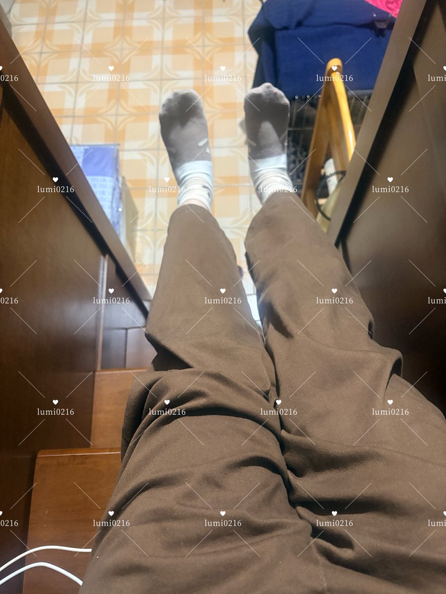 meoumeou0216's tweet image. 最近怎都沒有狗狗🐶想要穿整天的可愛臭臭襪🧦？
-
#原味商品 #原味販售 #OL #原味內衣褲 #客製化服務 #客製化商品 #面交 #性感內衣褲 #長腿 #sexy #foot #leg #美腿  #高個子 #襪子 #足控 #戀足