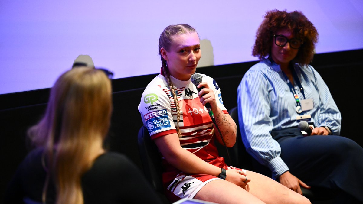SuperLeague's tweet image. The @Betfred Women's #SuperLeague Launch ✅

Who else is excited for the 2026 season? 🤩